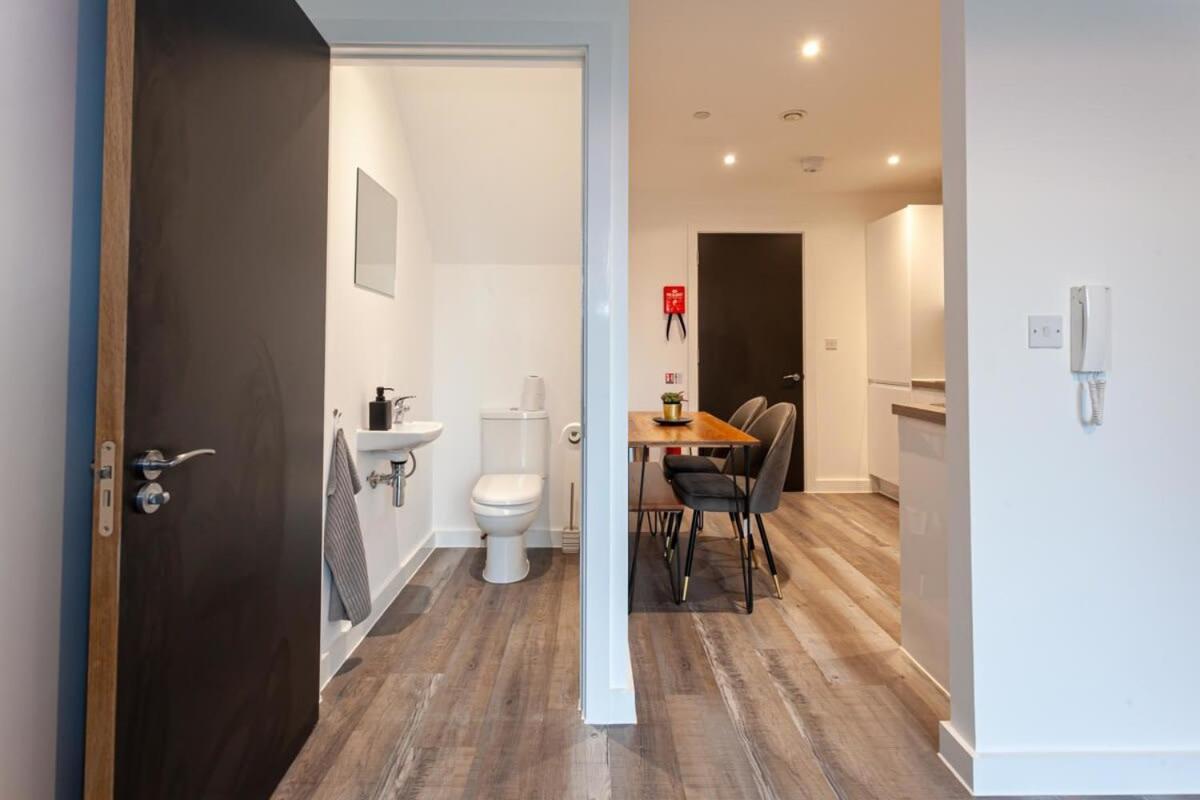 Superb 2 Bed Flat 5Min To Old Trafford Stadium Manchester Eksteriør bilde
